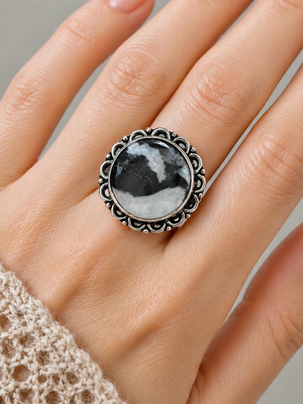Natural White Buffalo Turquoise Gemstone Sterling Silver Ring Sz 8.5